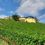 Apartment Glanz Und Gloria: Tranquil Vineyard With Scenic Views