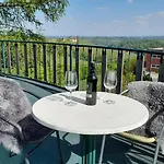 Glanz Und Gloria: Tranquil Vineyard With Scenic Views Apartment Leutschach