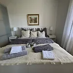 Glanz Und Gloria: Tranquil Vineyard With Scenic Views Apartment *